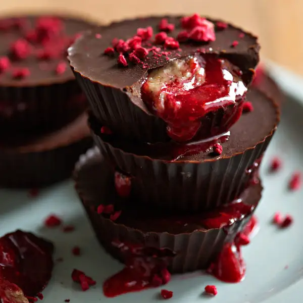 Pralines with Creamy Berry Filling
